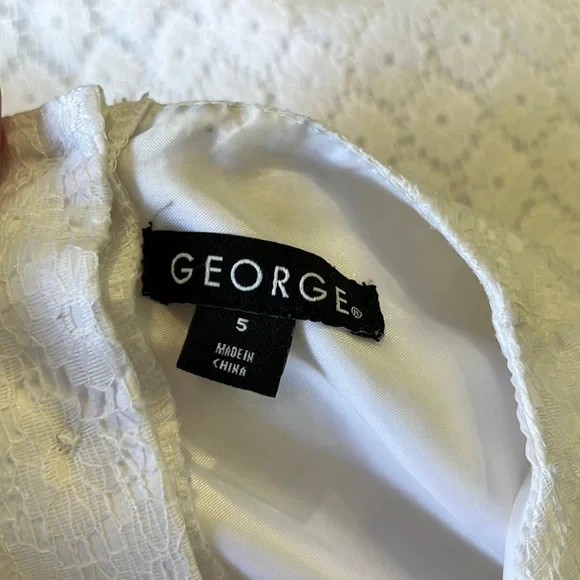 💝10 items for $10💝 White Lace Dress with Rosettes and Waist Sash GEORGE Size 5 - Picture 3 of 11